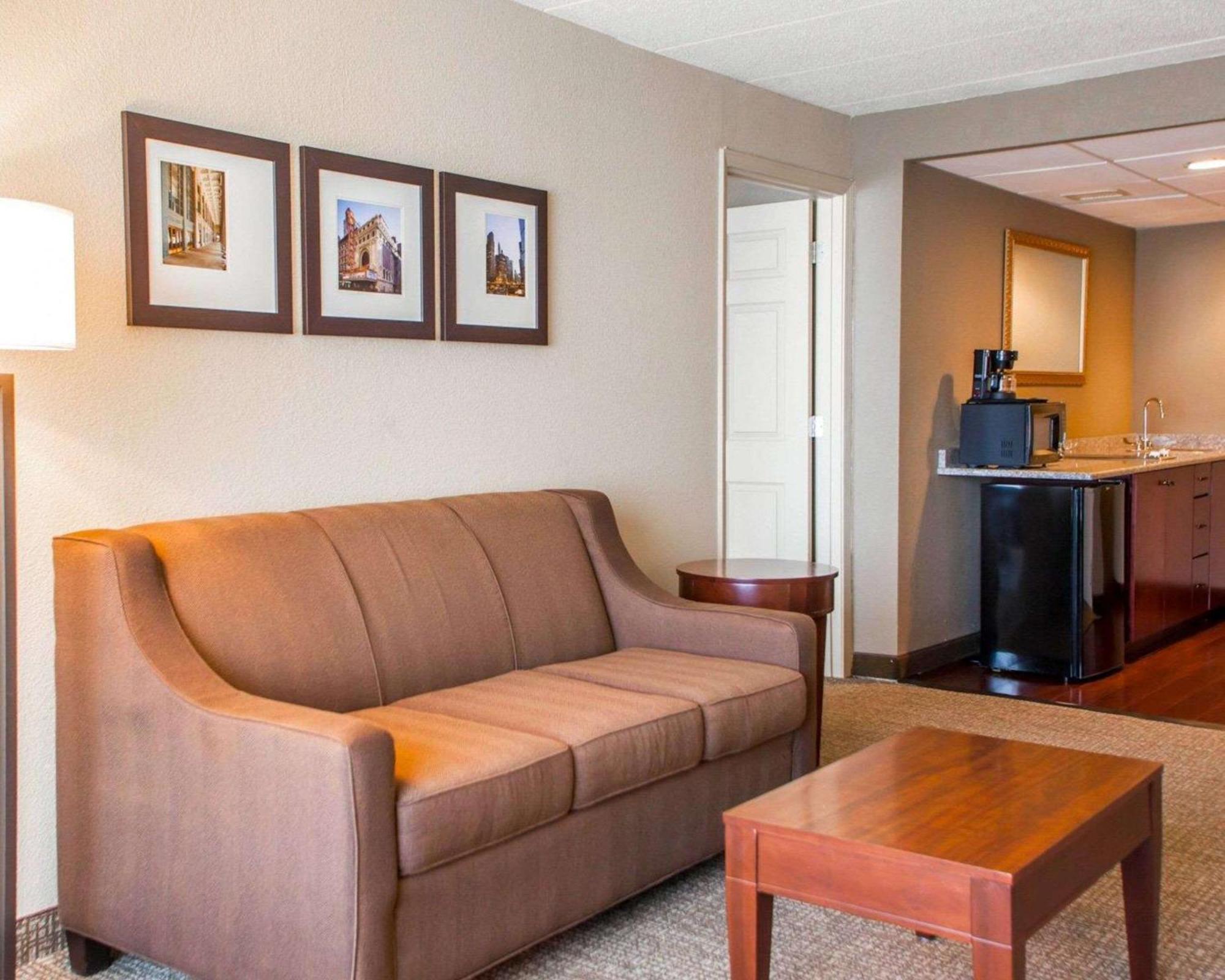 Quality Inn & Suites Orland Park - Chicago Buitenkant foto