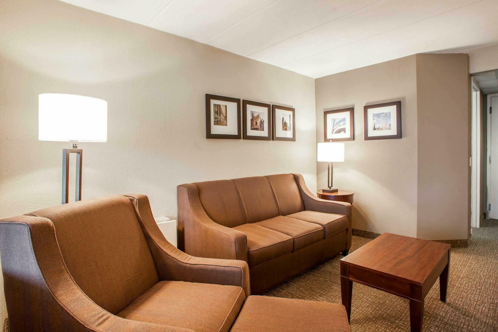 Quality Inn & Suites Orland Park - Chicago Buitenkant foto